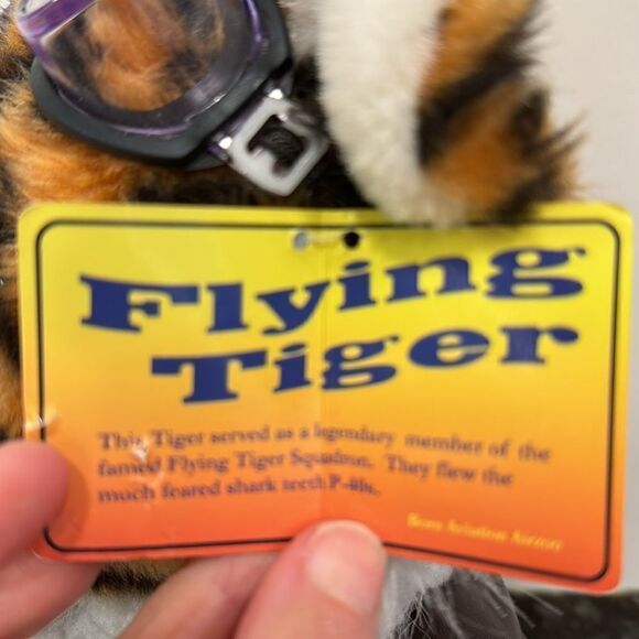 Air Zoo Pilot Flying Tiger Plush Bomber, Jacket, Goggles & Logo Scarf, Tags RARE - Picture 6 of 11